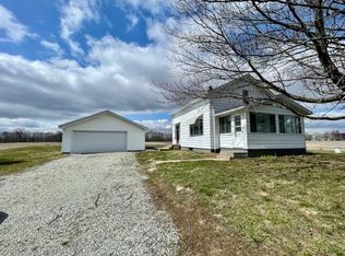 12095 Queen Rd, Plymouth, IN 46563