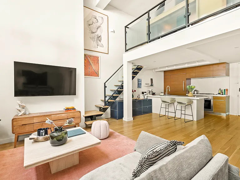150 N 5th St #1D — Photo 3