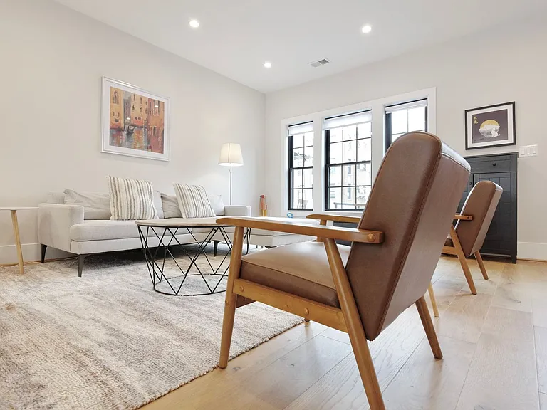 1454 Spring Rd NW — Photo 9