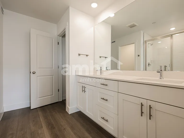 10253 Peoria Pkwy — Photo 9