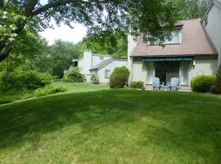 582 Heritage Vlg #E, Southbury, CT 06488