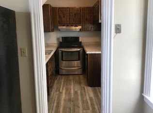 77 Seventh St APT 1, Auburn, ME 04210