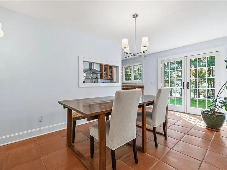 49 Beach Ave — Photo 18