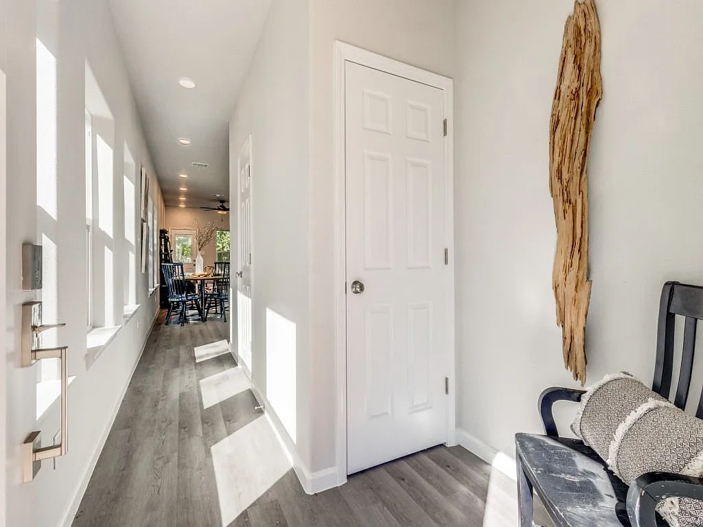 6 bed, 4.0 bath, 1421 sqft, $1,250 — Photo 2