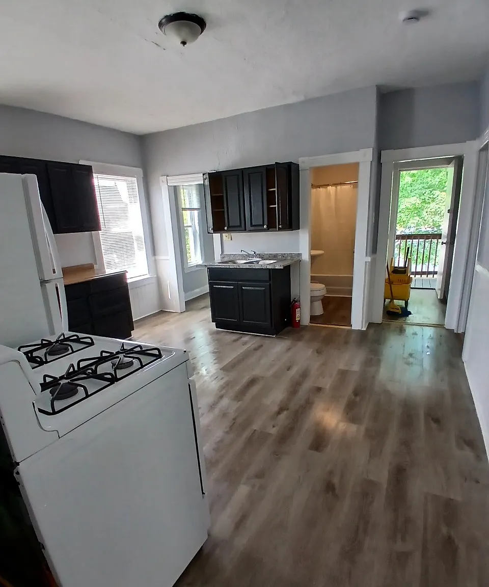 667 Southbridge St — Photo 3
