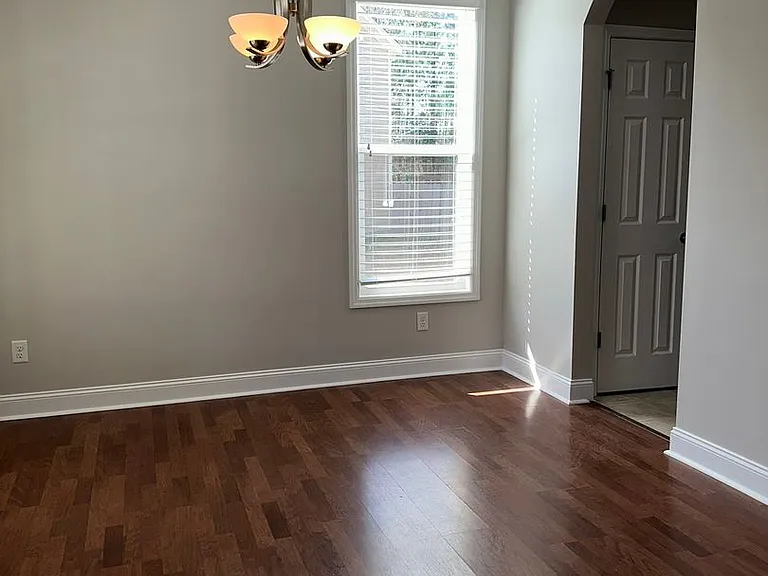 428 Satterfield Dr — Photo 5