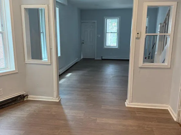 135 Hoffman Ave, Trenton, NJ 08618