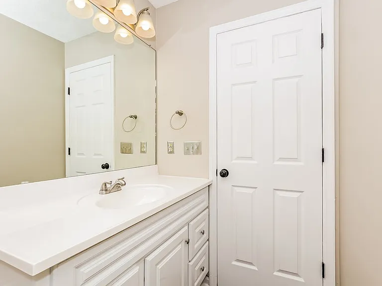 5340 Village Way — Photo 10