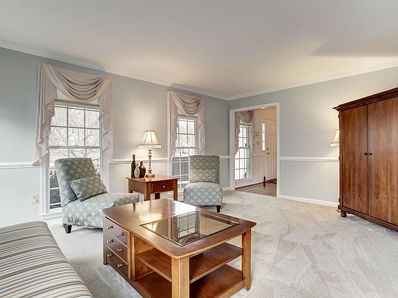 4th image of 8295 Highglade Ct