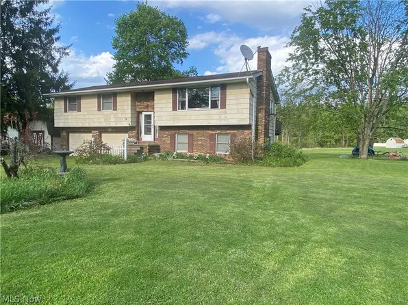 1326 Barclay Messerly Rd, Leavittsburg, OH 44430