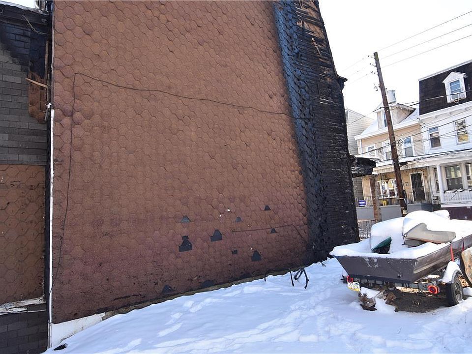 2nd image of 678 N 2nd St