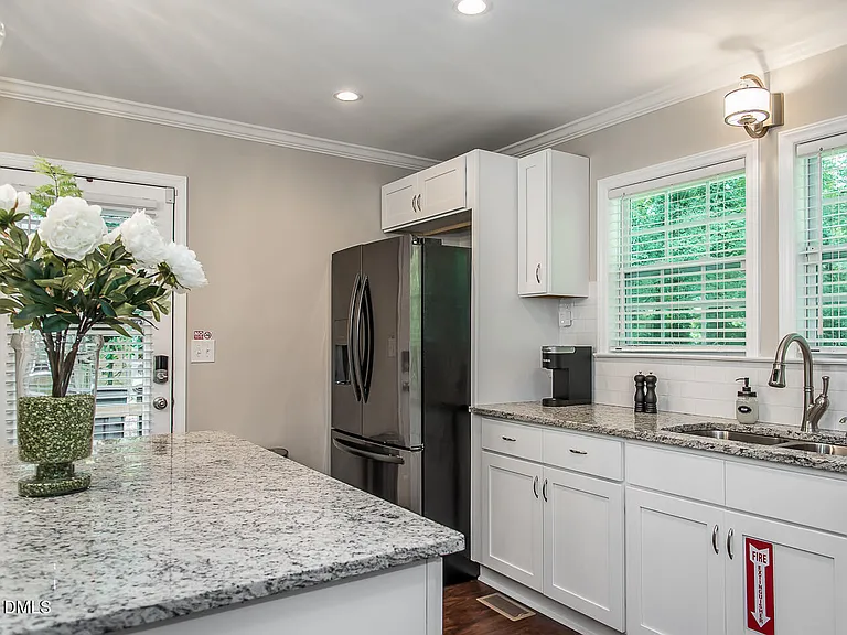 3009 Omah St — Photo 12