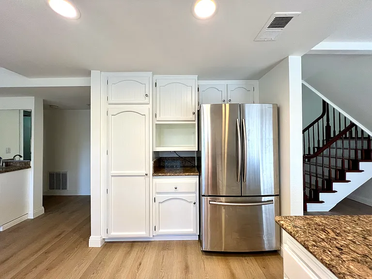38 Carver — Photo 6