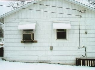 2305 Flint Hills Dr, Burlington, IA 52601