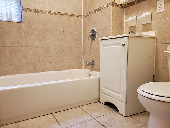 5th image of 11-13 Gifford Ave #35E