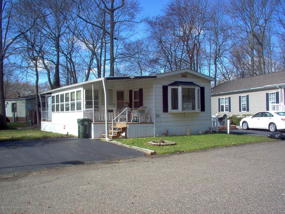 2nd image of 131 Village Rd