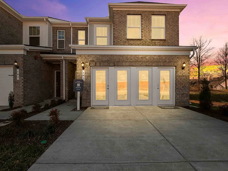 Vinewood Townhomes — Photo 32