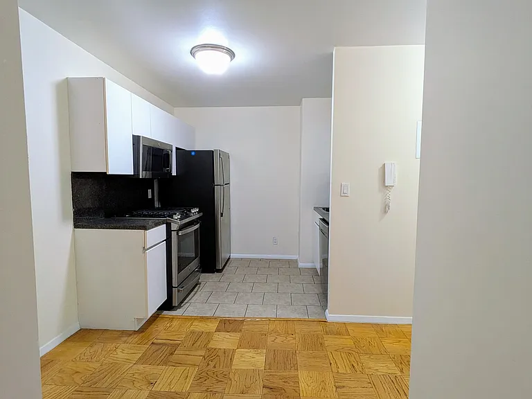 555 E 78th St #3E — Photo 11