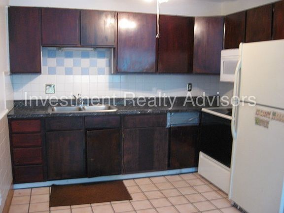 3rd image of 1216 W Pacific Ave