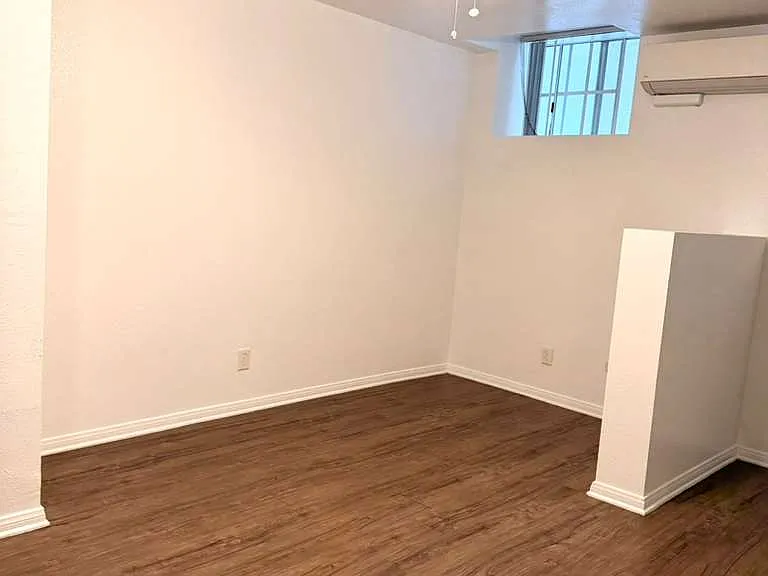Virgil Apartments — Photo 7