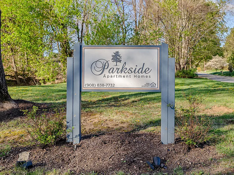 1 Parkside Ct #17 — Photo 24
