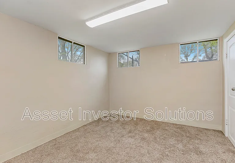 8400 State Line Rd — Photo 20