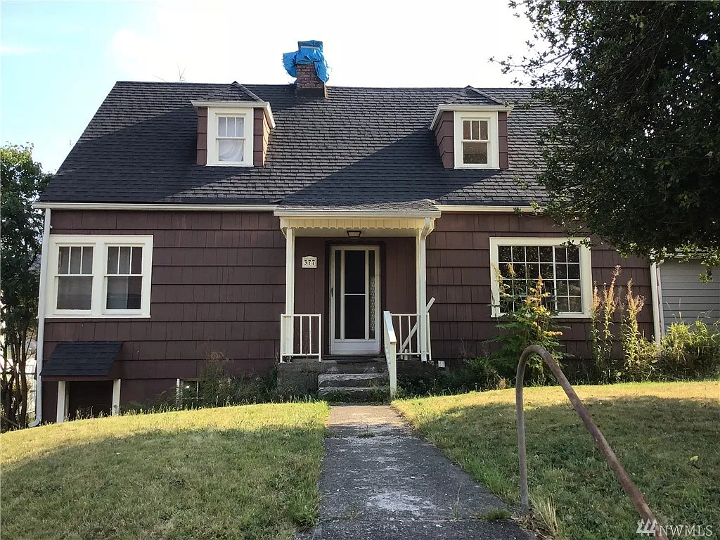 377 Main Ave photo 1