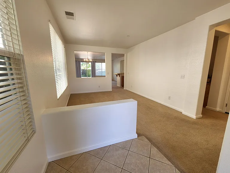 2357 Saint Augustine Dr — Photo 2
