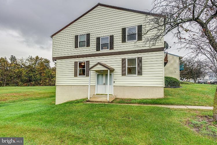 1st image of 314 Harry S Truman Dr Unit 228