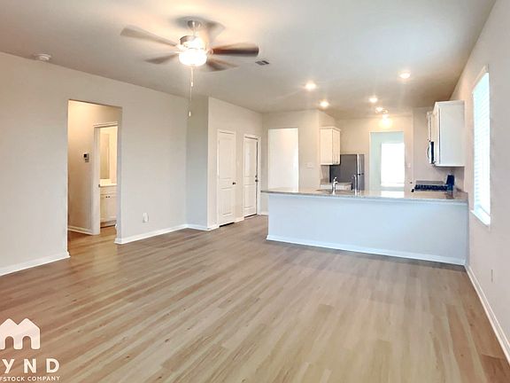 3rd image of 432 Beechwood Hacienda Dr