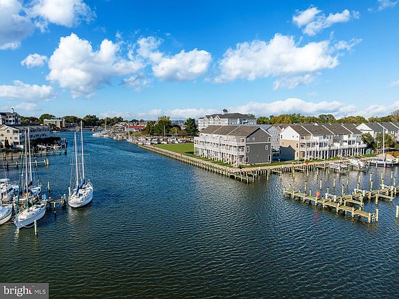 3rd image of 26 Riverside Wharf