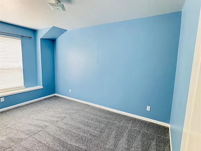 2050 Wilde Elm Dr — Photo 15