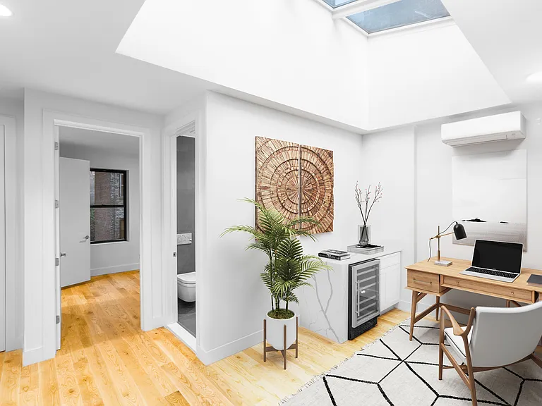 64 2nd Ave #Penthouse 4 — Photo 4