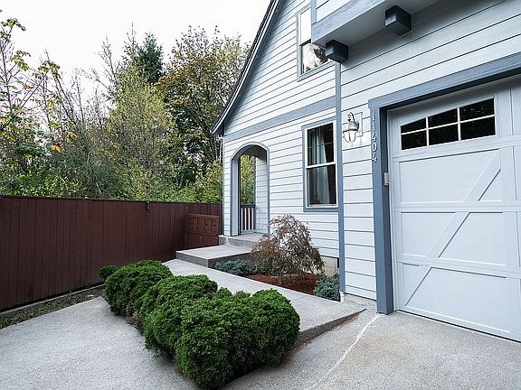 2nd image of 11404 NE 43rd Ave