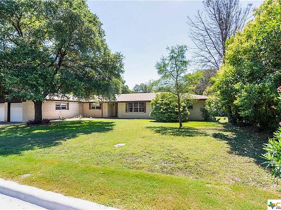 3rd image of 1215 Shady Ln