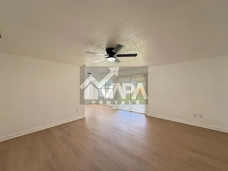 9315 Cliff Way St — Photo 10