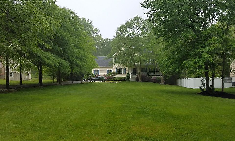 2nd image of 440 Lincoln Dr