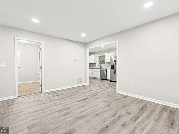 3rd image of 2823 Marco Dr NW