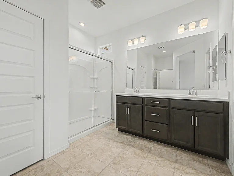 9004 W Georgia Ave — Photo 4