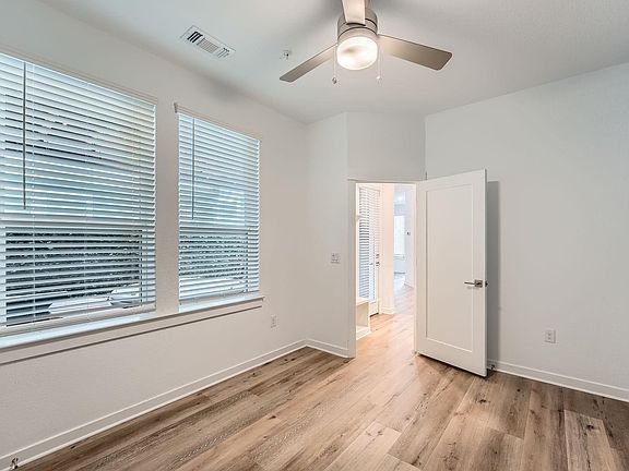 3rd image of 3213 Zach Scott St