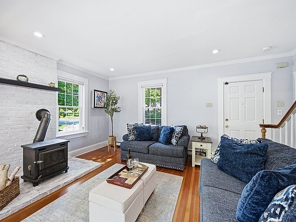 5th image of 17 Garden Rd