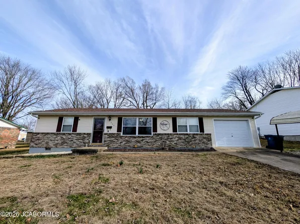 904 Larkin Dr, Eldon, MO 65026