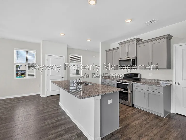 411 Shipwreck Dr — Photo 8