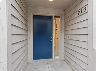 219 Cervantes #219, Lake Oswego, OR 97035