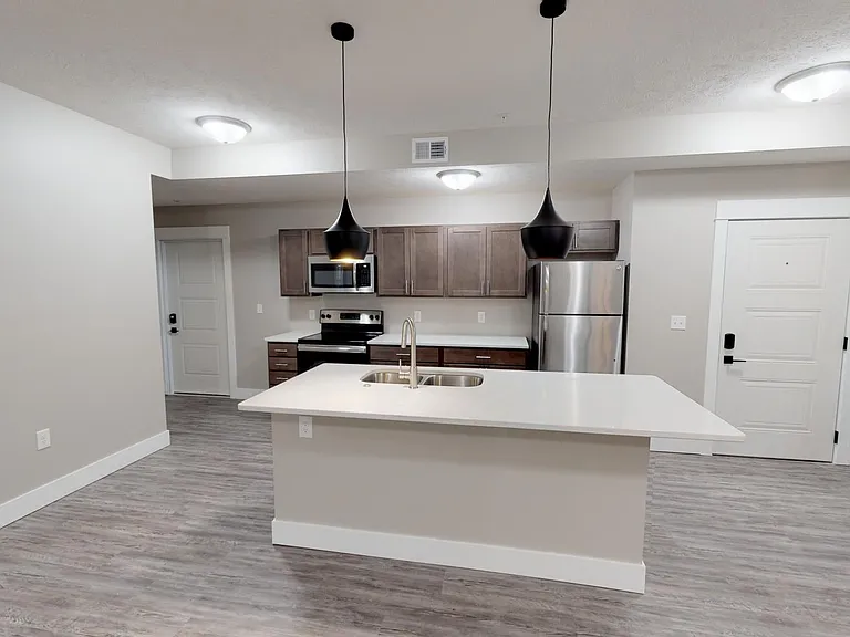 711 Legacy Dr — Photo 14