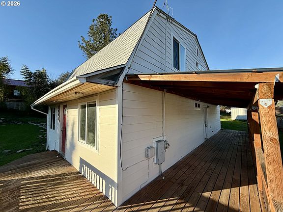 3rd image of 2056 NE Oswego Ave