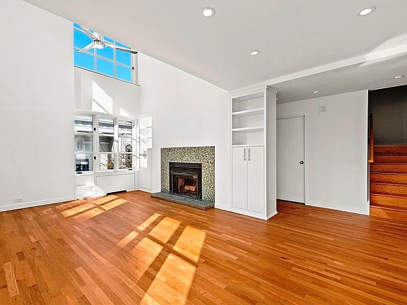 3rd image of 89 Washington Pl APT 2K