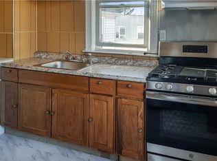 2851 E 195th St, Bronx, NY 10461