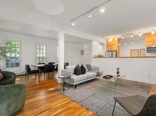 157 Cherry St Unit 157, Cambridge, MA 02139