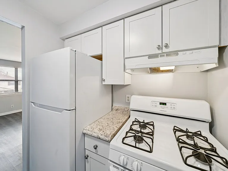 Manhattan Square Apartments — Photo 33